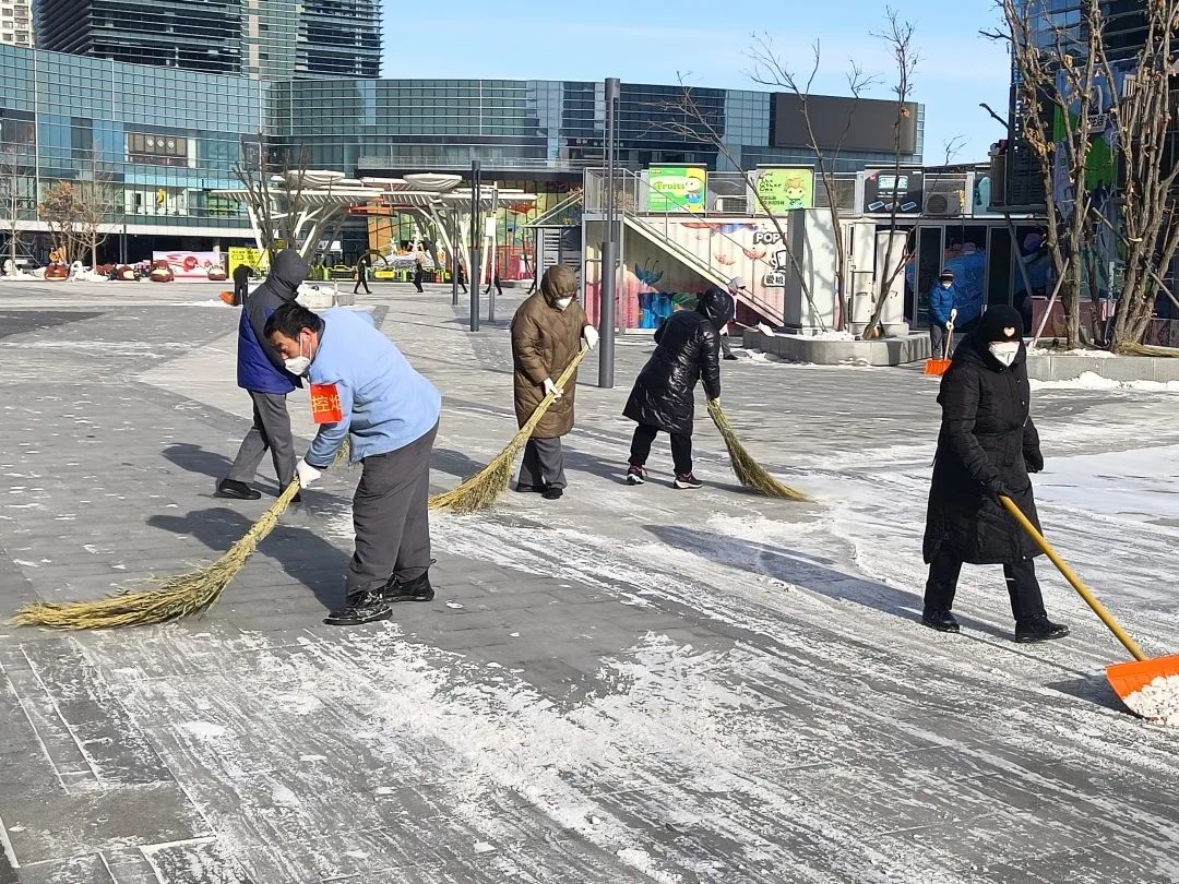 以雪为令!扫雪铲冰保出行,十八般兵器各路人马齐上阵7.jpg 以雪为令!扫雪铲冰保出行,十八般兵器各路人马齐上阵7.jpg