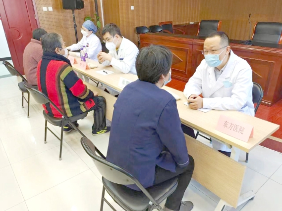 义诊进社区 服务暖人心.jpg