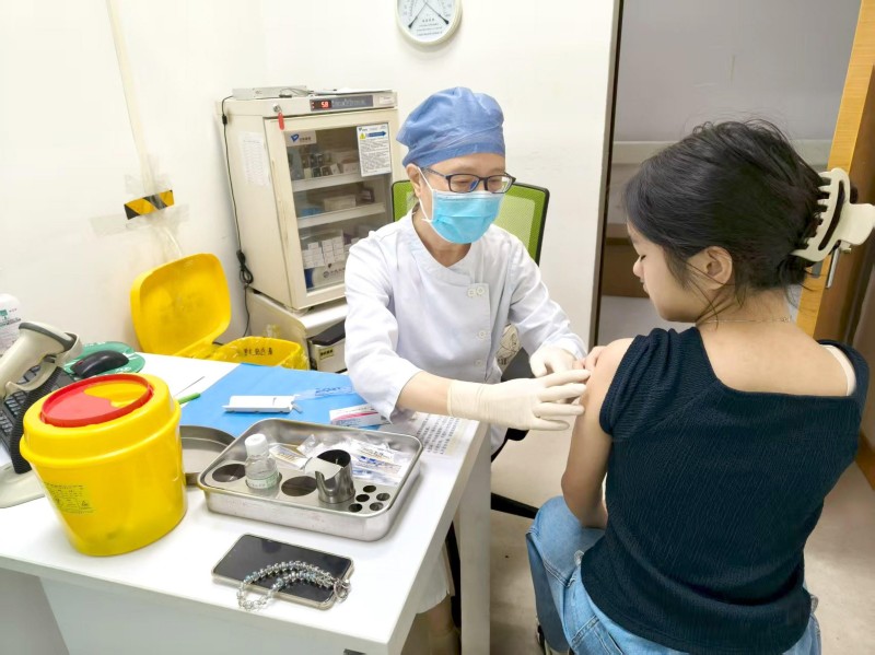经开区适龄女性免费二价HPV疫苗开打.JPG