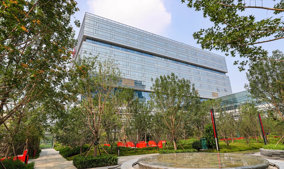 北京经开区领导拉练调研重点项目建设,加速推进亦庄新城高质量发展.webp (3).jpg 北京经开区领导拉练调研重点项目建设,加速推进亦庄新城高质量发展.webp (3).jpg