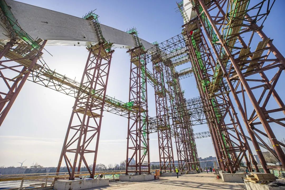 振奋!文昌大道跨凉水河桥拱肋合龙,年内有望全面通车3.jpg 振奋!文昌大道跨凉水河桥拱肋合龙,年内有望全面通车3.jpg