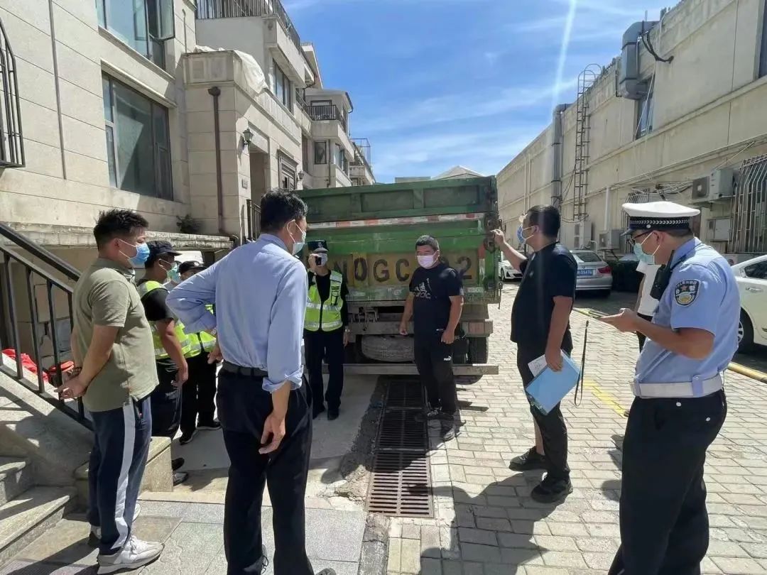 秋高气爽忙生产,北京经开区各部门联动为平安亦城保驾护航.jpg 秋高气爽忙生产,北京经开区各部门联动为平安亦城保驾护航.jpg