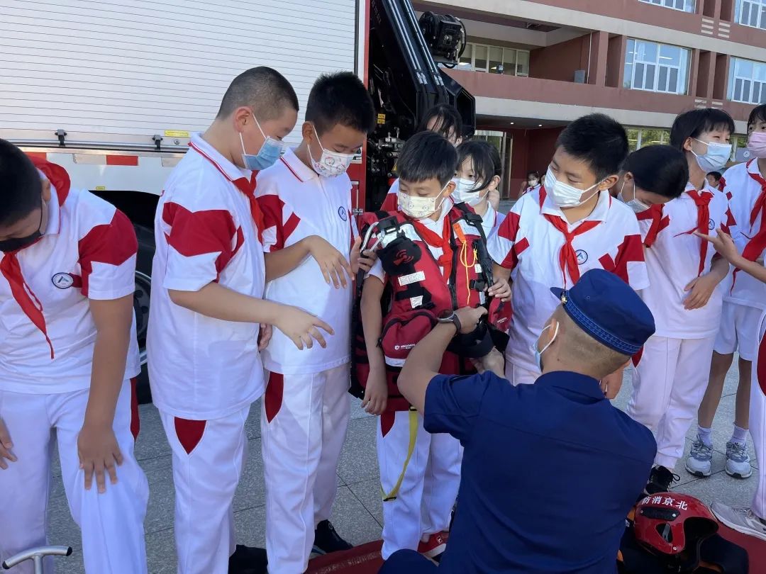 秋高气爽忙生产,北京经开区各部门联动为平安亦城保驾护航5.jpg 秋高气爽忙生产,北京经开区各部门联动为平安亦城保驾护航5.jpg