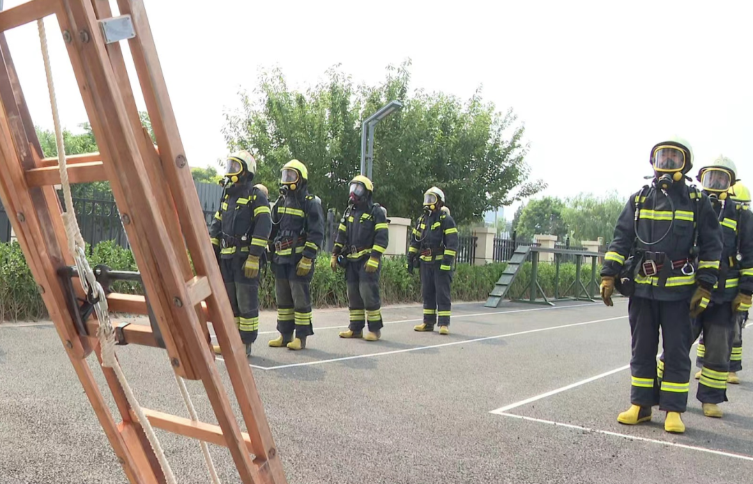 北京经开区“火焰蓝”筑起消防安全堡垒.png 北京经开区“火焰蓝”筑起消防安全堡垒.png