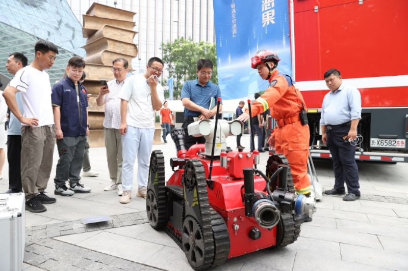 经开区持续助力“安全生产月”活动走深走实 (2).jpg