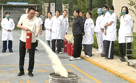 “消防培训+应急演练”织密医院安全防护网.jpg