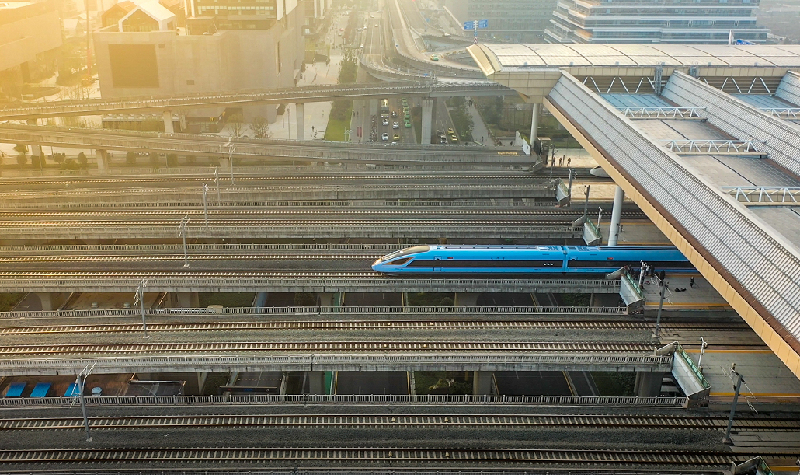 在没有路的地方,中国探出一条条新路.jpg 在没有路的地方,中国探出一条条新路.jpg