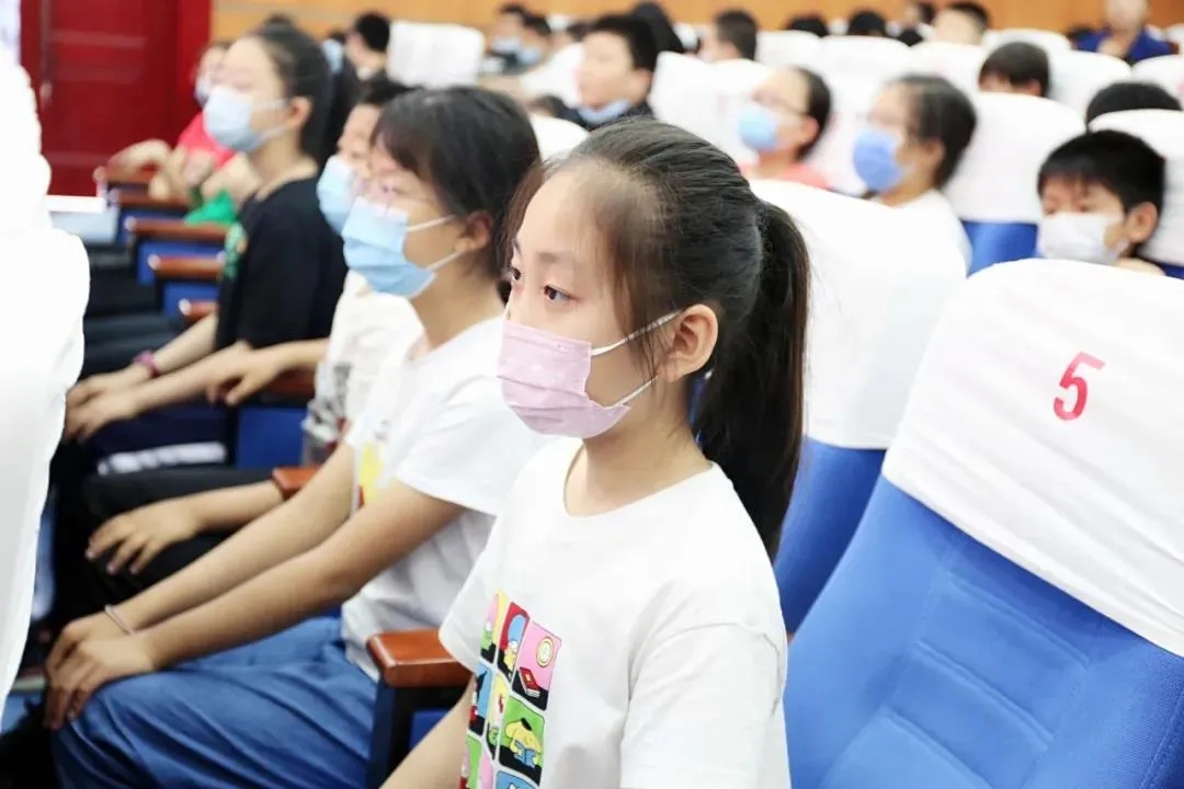 北京经开区学校创新形式学党史.webp (1).jpg