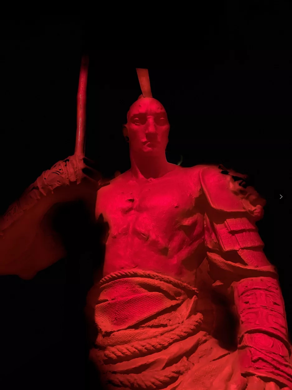 “赤子心”艺术展日均迎客近千人,掀起亦城看展热.webp (2).jpg