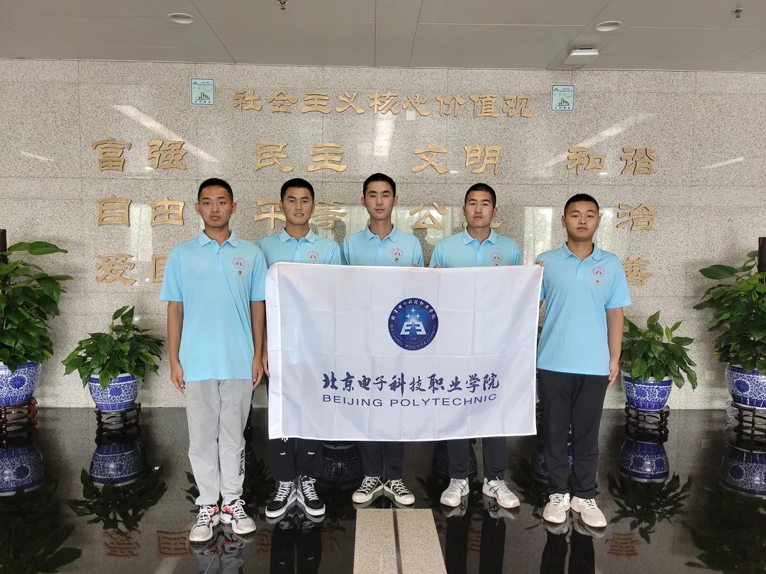 潘宙斯:让青春之花绽放在祖国最需要的地方.webp (5).jpg 潘宙斯:让青春之花绽放在祖国最需要的地方.webp (5).jpg