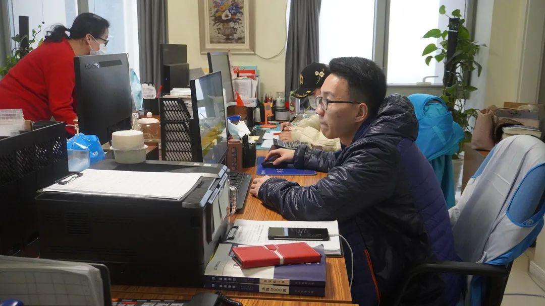 有这样的党建工作站和科技园区,TA们安心!3.jpg 有这样的党建工作站和科技园区,TA们安心!3.jpg