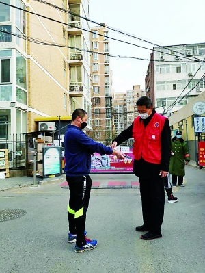 李宝才 守好法庭内外“防火墙”.jpg 李宝才 守好法庭内外“防火墙”.jpg