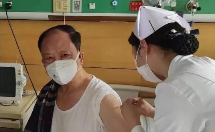 还在犹豫要不要接种新冠疫苗？66！86！96！院士天团为你打样.webp (2).jpg