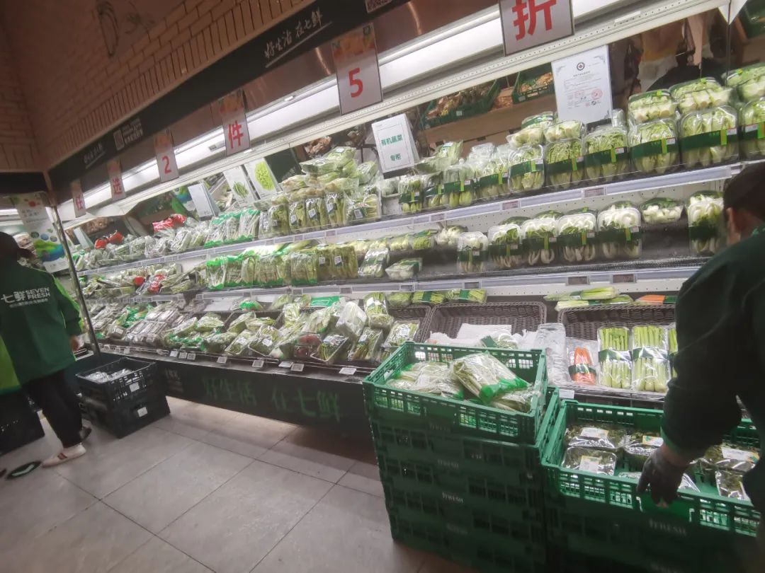 北京经开区保供持续!上班族下班采购货源仍充足3.jpg