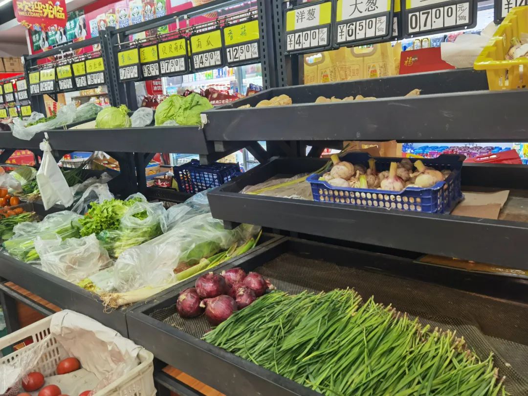 北京经开区保供持续!上班族下班采购货源仍充足9.jpg