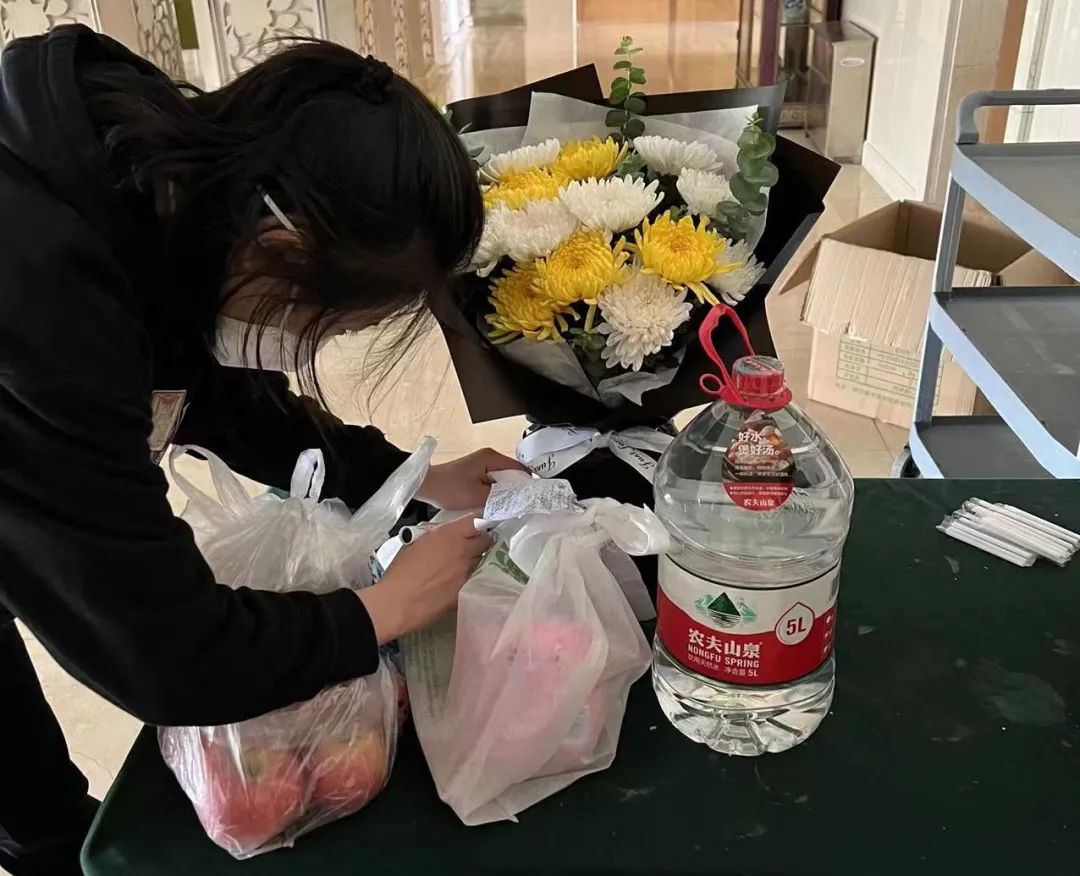 既是监督员又是战斗员!防疫一线的纪检监察力量.jpg 既是监督员又是战斗员!防疫一线的纪检监察力量.jpg