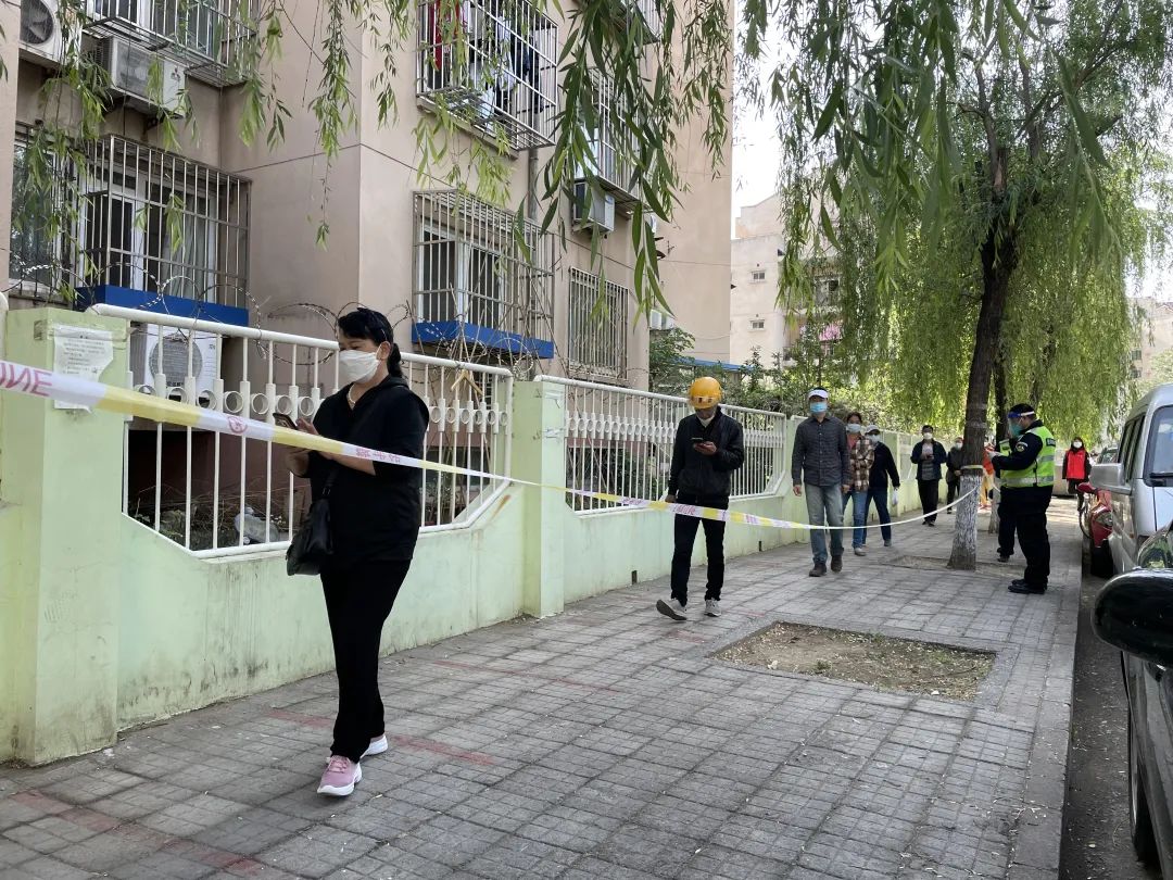 天气不好,秩序很好!北京经开区核酸检测现场“热腾腾儿” 8.jpg