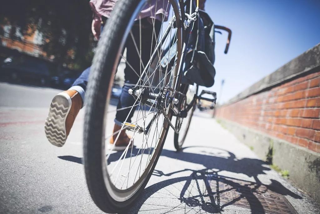 节后首日共享单车暴增登上微博热搜?骑行的正确打开方式2.jpg 节后首日共享单车暴增登上微博热搜?骑行的正确打开方式2.jpg