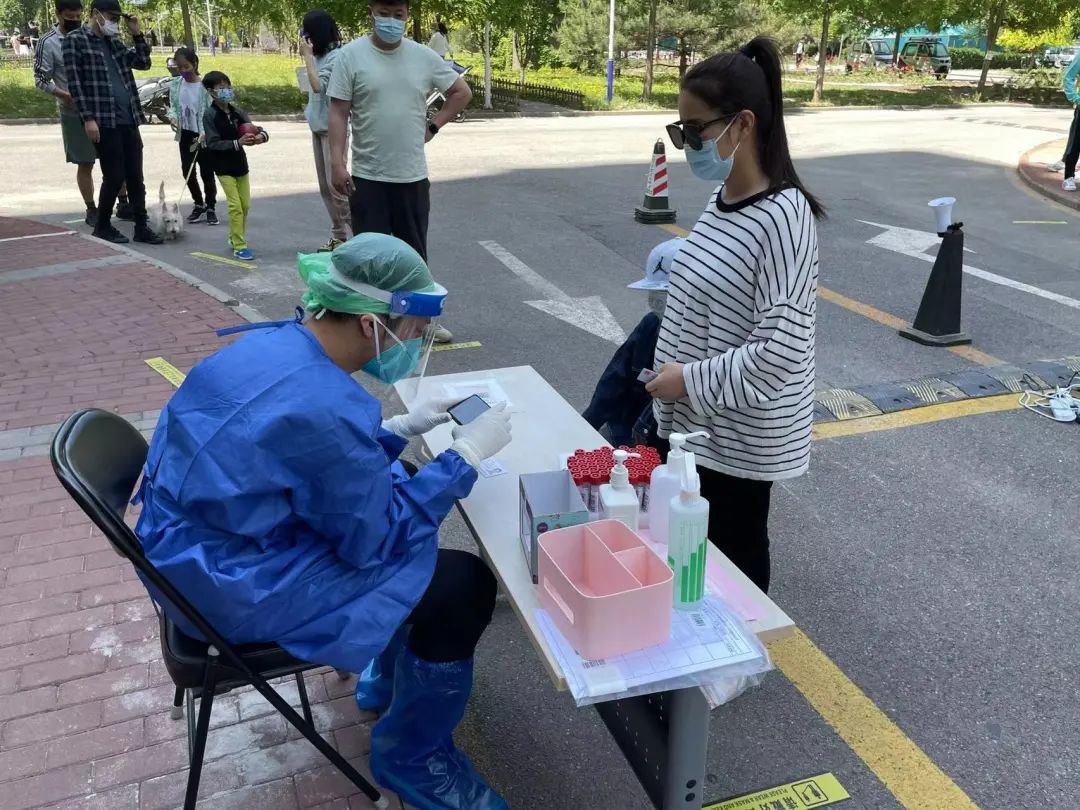 “燃”!看抗疫一线那些熠熠闪光的青春力量2.jpg “燃”!看抗疫一线那些熠熠闪光的青春力量2.jpg