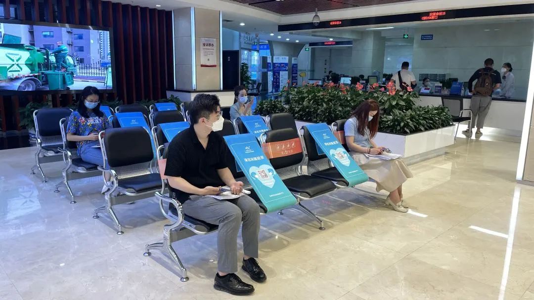 恢复现场办理首日,小亦探访北京经开区政务服务中心4.jpg 恢复现场办理首日,小亦探访北京经开区政务服务中心4.jpg