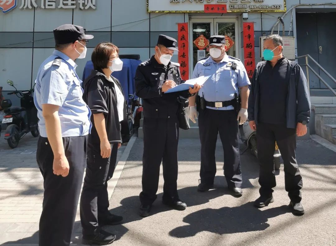 “闻铃而动”——24小时全天候在岗的社区书记3.jpg “闻铃而动”——24小时全天候在岗的社区书记3.jpg