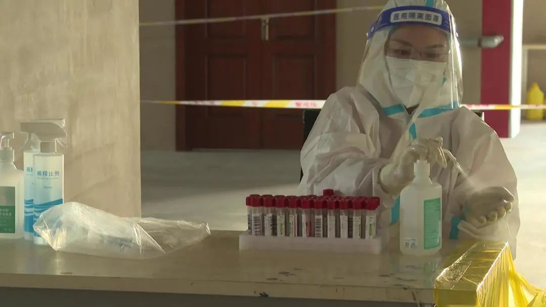 “不是我们企业的员工,也能来做核酸”.jpg “不是我们企业的员工,也能来做核酸”.jpg