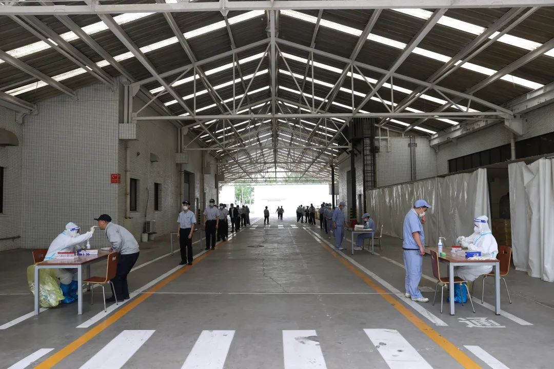 全阴战绩绝不“破防”!北京经开区企业核酸检测生产经营两不误!4.jpg 全阴战绩绝不“破防”!北京经开区企业核酸检测生产经营两不误!4.jpg