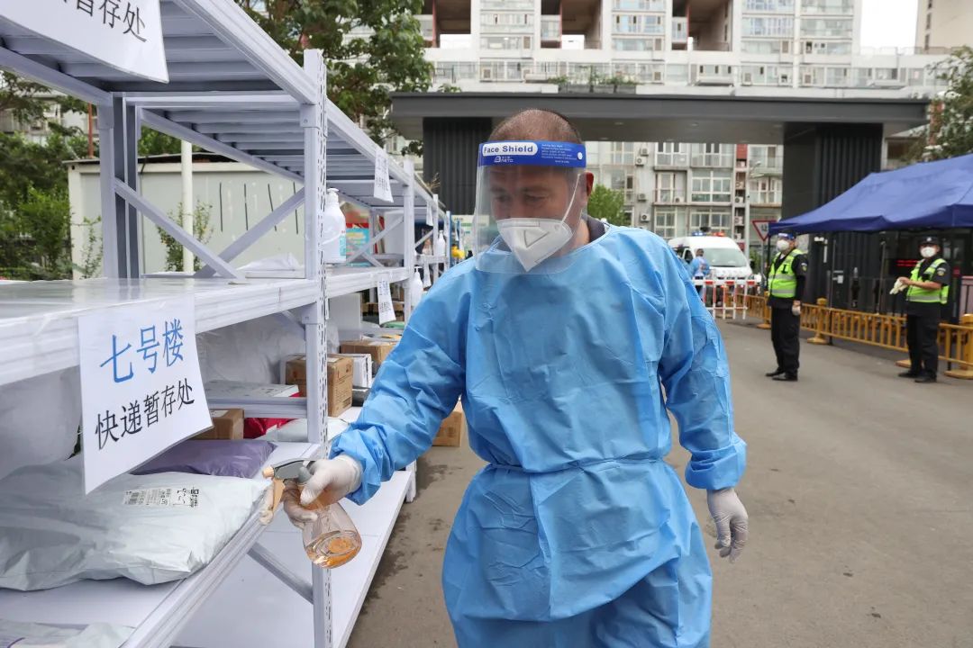 安心!记者实地探访经开区临时封管控小区,有序、有爱、有力度!11.jpg 安心!记者实地探访经开区临时封管控小区,有序、有爱、有力度!11.jpg