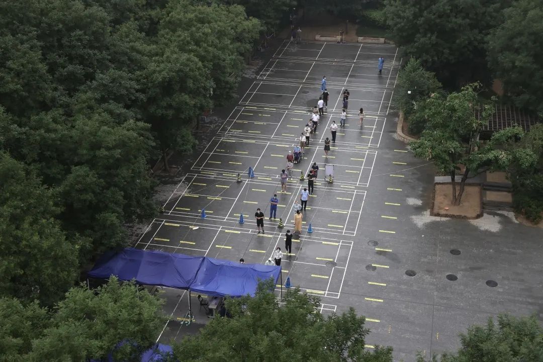 风雨无阻,众志成城!今天的核酸检测现场是这样的3.jpg