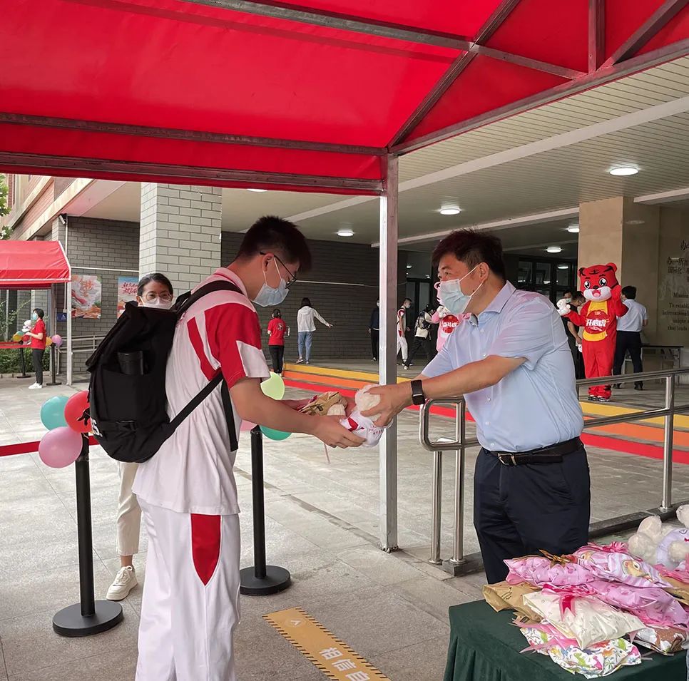 冲刺10天!经开区学校为孩子们安排好每一天.jpg 冲刺10天!经开区学校为孩子们安排好每一天.jpg