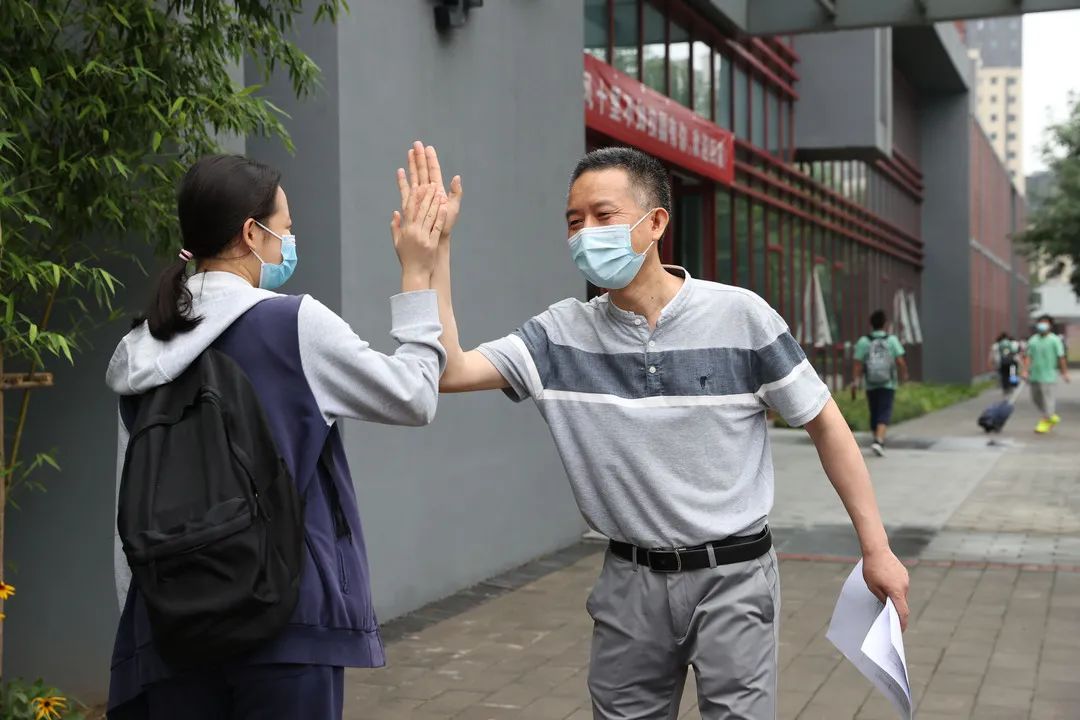 初二返校日:保持防疫“阵型” !全力迎战“小中考”2.jpg