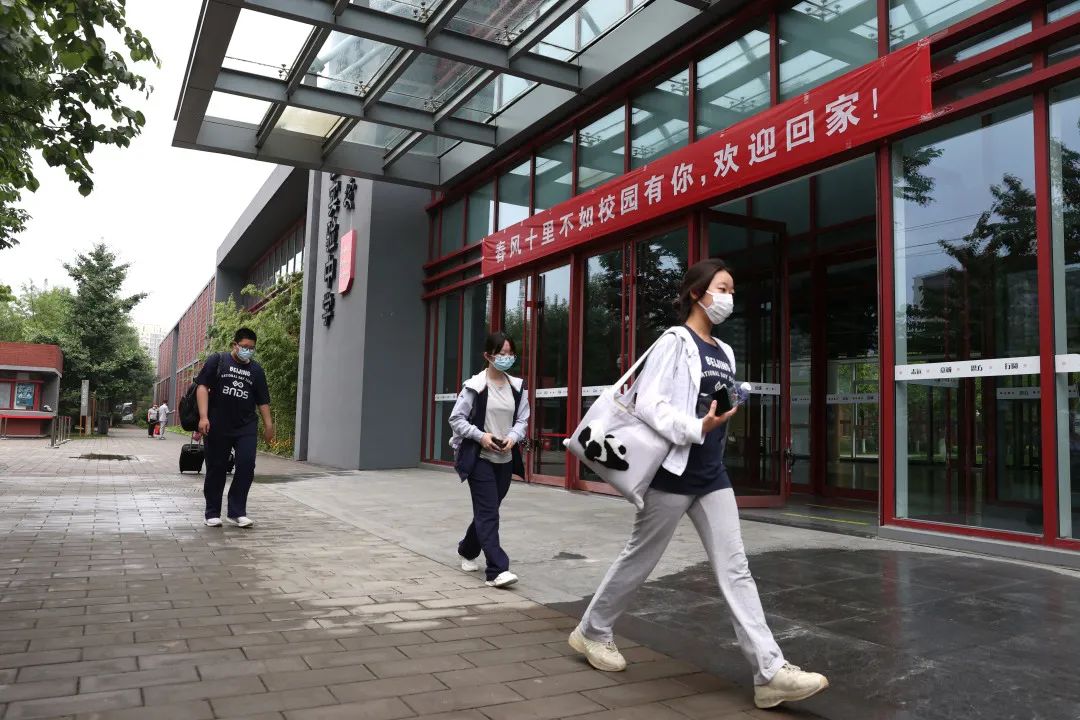 初二返校日:保持防疫“阵型” !全力迎战“小中考”3.jpg