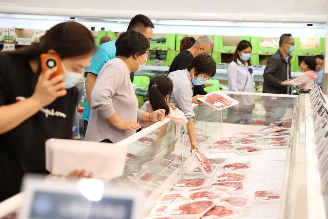 货丰价稳人气旺!现场直击北京经开区全力保障国庆假期市场供应2.jpeg 货丰价稳人气旺!现场直击北京经开区全力保障国庆假期市场供应2.jpeg