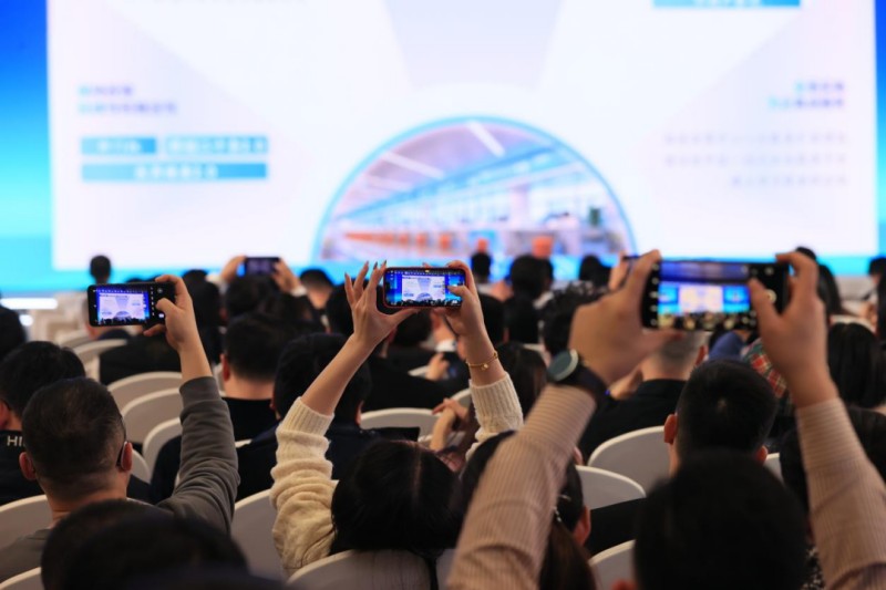 2025年经开区优化营商环境暨高质量发展推进大会举办 (2)(1).jpg