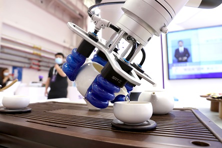 产经场 推出新品加速国产替代 创新应用场景达成多个首创 经开区12家企业参展世界机器人大会.jpg