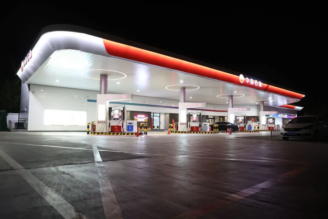 京津冀地区首座“碳中和加油站”落户!经开区“双碳”行动踏浪而行4.jpg 京津冀地区首座“碳中和加油站”落户!经开区“双碳”行动踏浪而行4.jpg