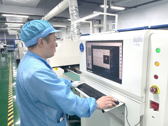 自研芯片企业订单大增24小时不停产.jpg 自研芯片企业订单大增24小时不停产.jpg