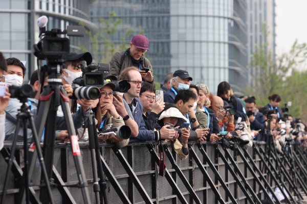 全球首个,人形机器人“跑团”在亦庄!2025北京亦庄半程马拉松暨人形机器人半程马拉松圆满举办 (1).jpg 全球首个,人形机器人“跑团”在亦庄!2025北京亦庄半程马拉松暨人形机器人半程马拉松圆满举办 (1).jpg