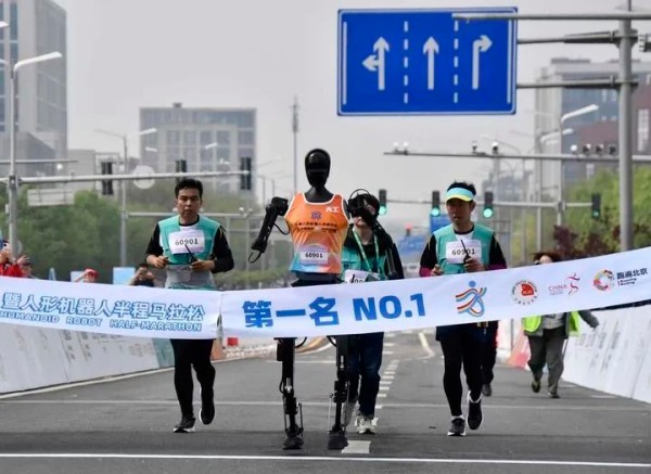 提“智”向新,奔向未来——当前机器人产业观察 (5).jpg 提“智”向新,奔向未来——当前机器人产业观察 (5).jpg