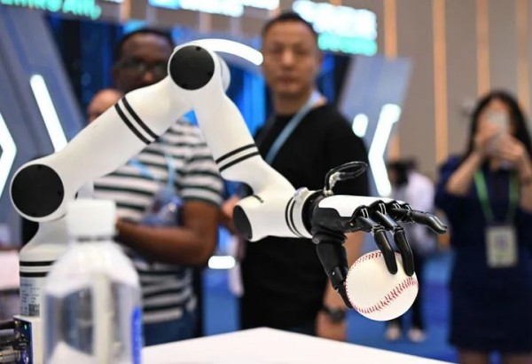 提“智”向新,奔向未来——当前机器人产业观察 (8).jpg 提“智”向新,奔向未来——当前机器人产业观察 (8).jpg