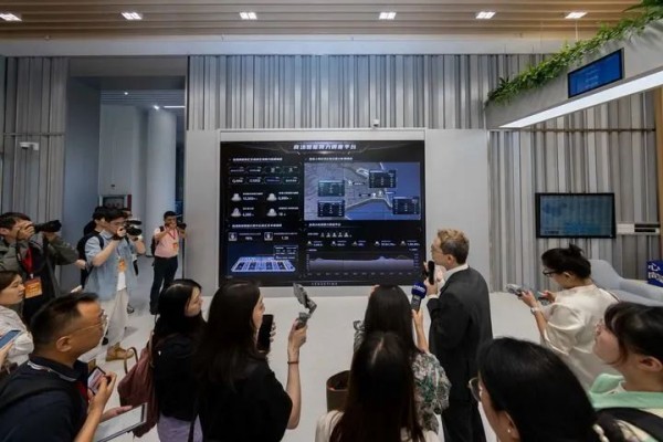 提“智”向新,奔向未来——当前机器人产业观察 (11).jpg 提“智”向新,奔向未来——当前机器人产业观察 (11).jpg