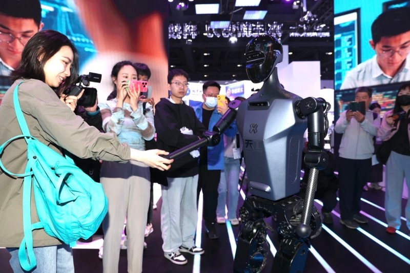 北京亦庄多项国际国内首创产品亮相科博会 (3).jpg 北京亦庄多项国际国内首创产品亮相科博会 (3).jpg