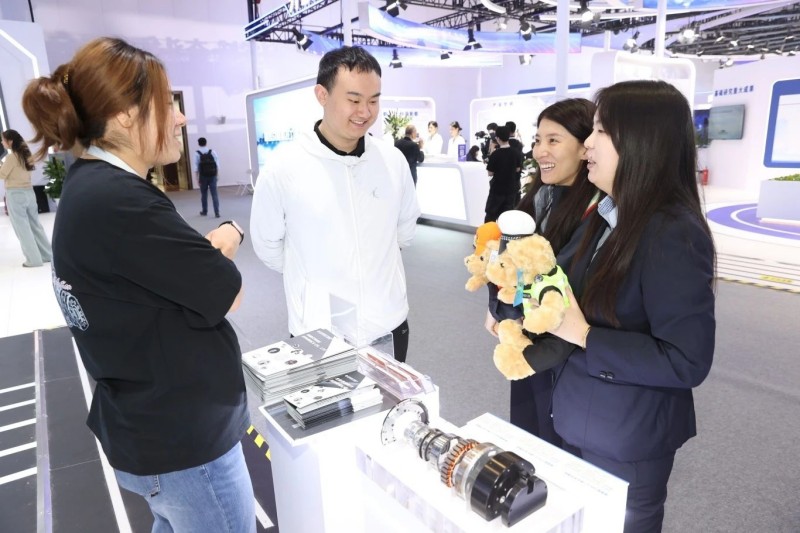 北京亦庄多项国际国内首创产品亮相科博会 (5).jpg 北京亦庄多项国际国内首创产品亮相科博会 (5).jpg