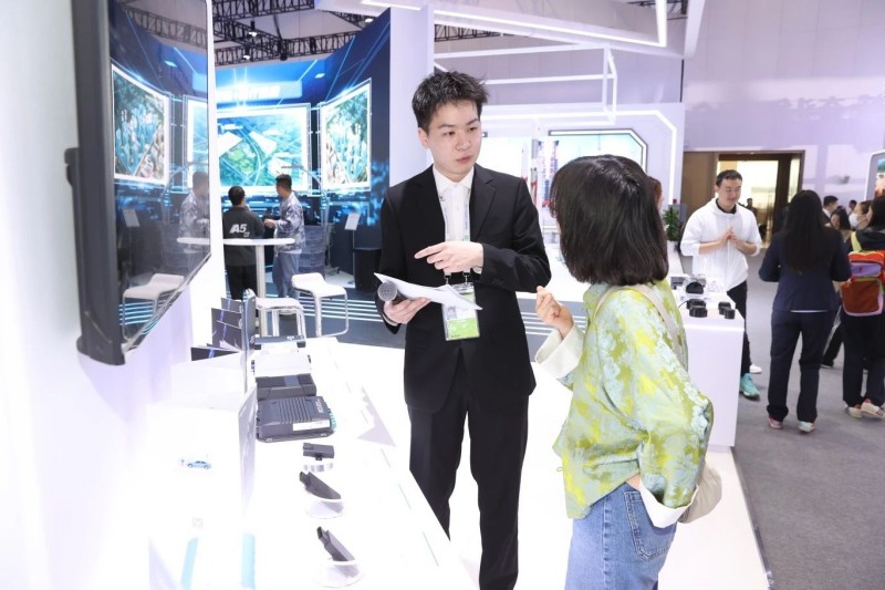 北京亦庄多项国际国内首创产品亮相科博会 (6).jpg 北京亦庄多项国际国内首创产品亮相科博会 (6).jpg