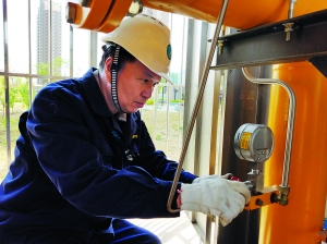 张向东:越是极端天气越在户外一线.jpg 张向东:越是极端天气越在户外一线.jpg